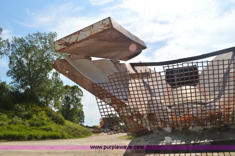 image for item J8597 Cedarapids RRP-100 hammer mill