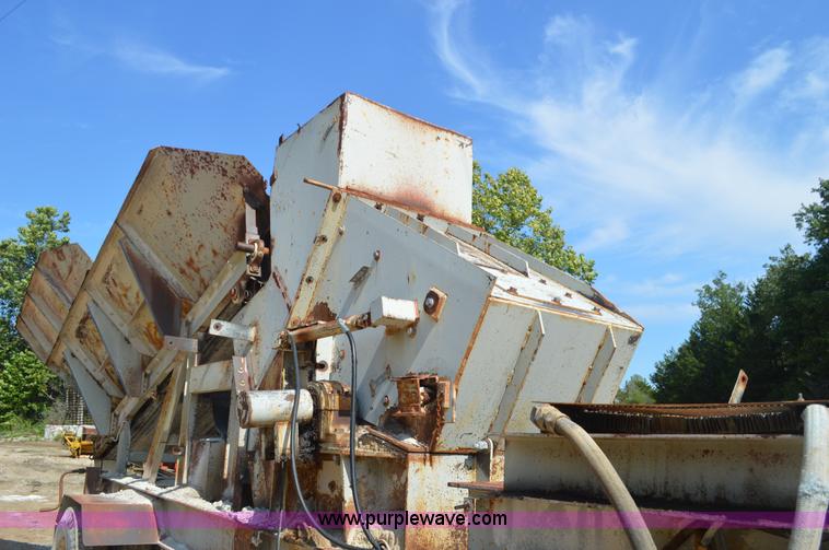 image for item J8597 Cedarapids RRP-100 hammer mill
