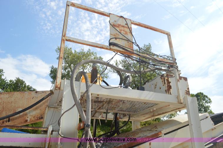 image for item J8597 Cedarapids RRP-100 hammer mill