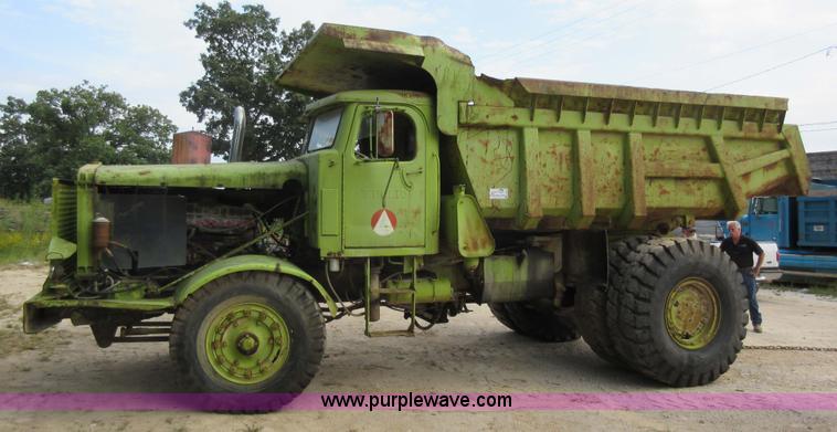 image for item J8622 Euclid haul truck