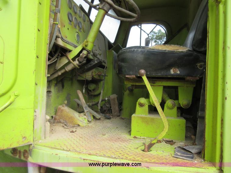 image for item J8622 Euclid haul truck