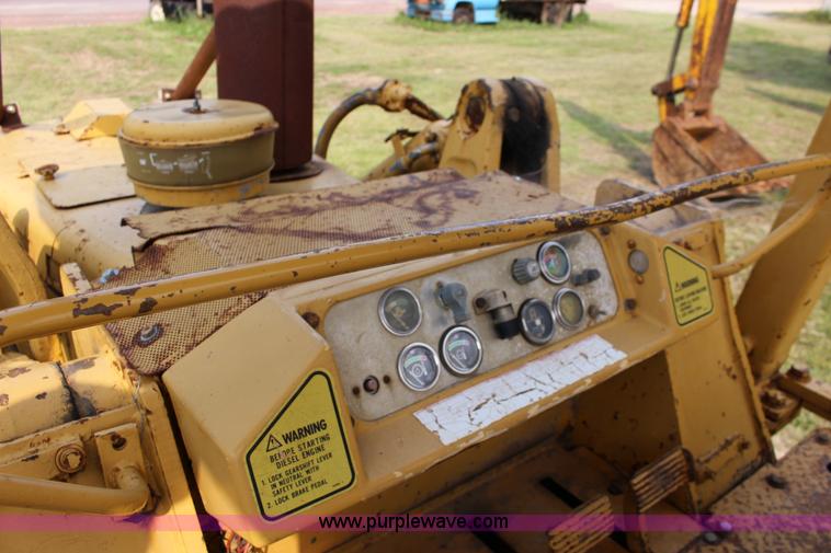 image for item K1117 Caterpillar 977L track loader