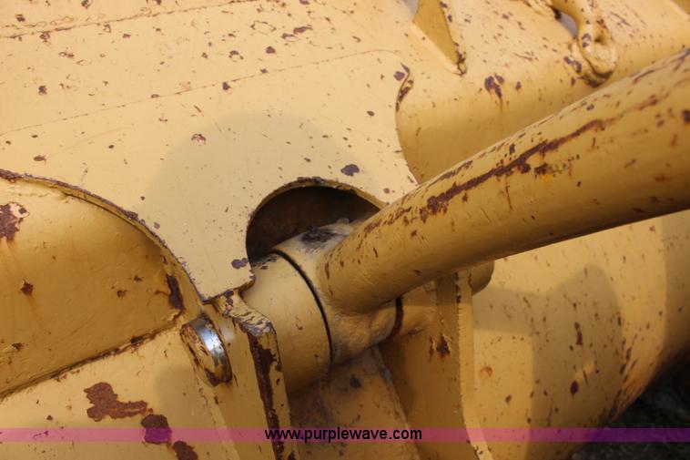 image for item K1117 Caterpillar 977L track loader