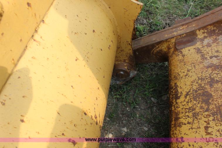 image for item K1117 Caterpillar 977L track loader