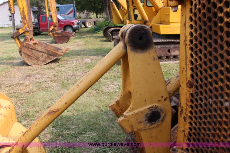 image for item K1117 Caterpillar 977L track loader