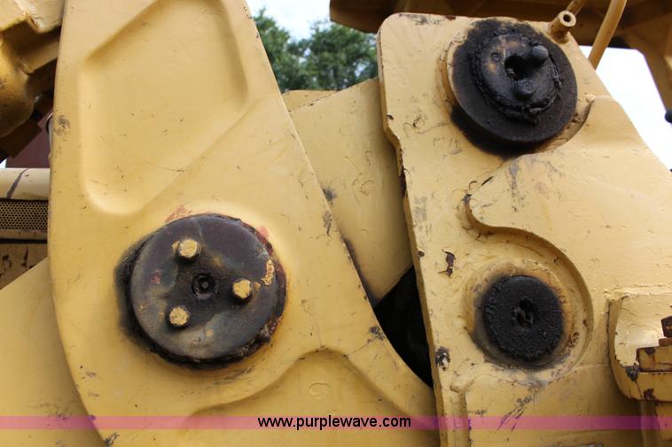 image for item K1117 Caterpillar 977L track loader