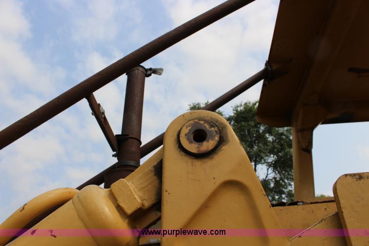 image for item K1117 Caterpillar 977L track loader