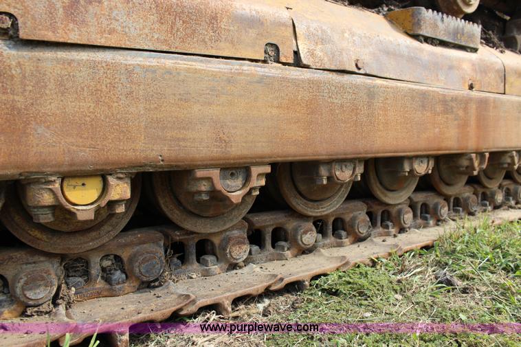 image for item K1117 Caterpillar 977L track loader