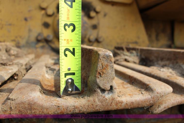 image for item K1117 Caterpillar 977L track loader