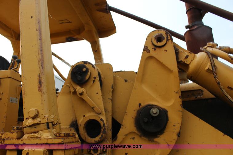 image for item K1117 Caterpillar 977L track loader