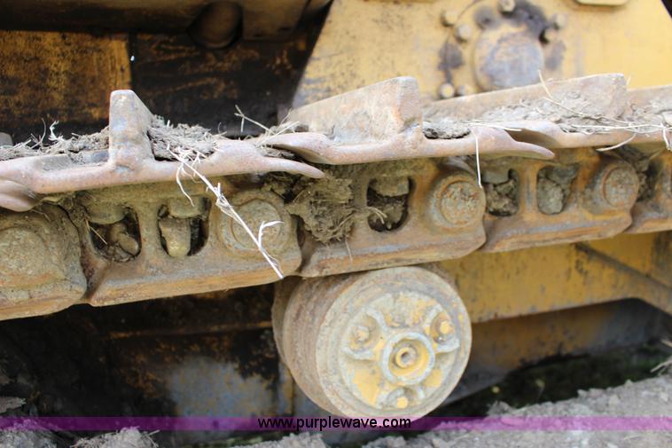 image for item K1117 Caterpillar 977L track loader