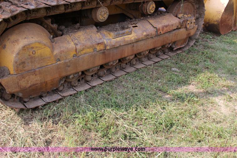 image for item K1117 Caterpillar 977L track loader