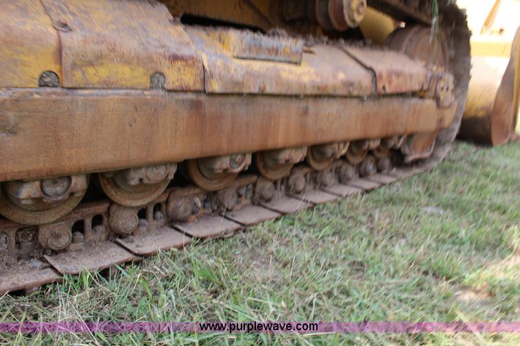 image for item K1117 Caterpillar 977L track loader