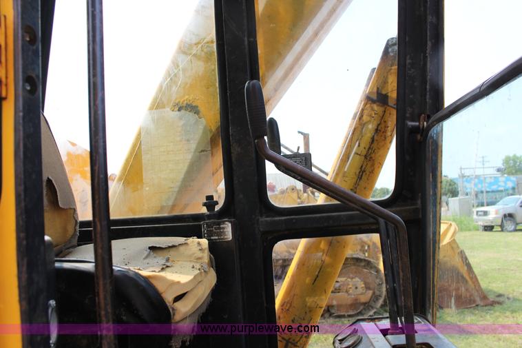 image for item K1118 John Deere 690B excavator