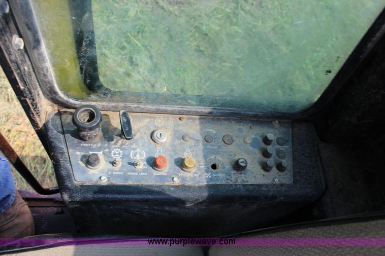 image for item K1118 John Deere 690B excavator