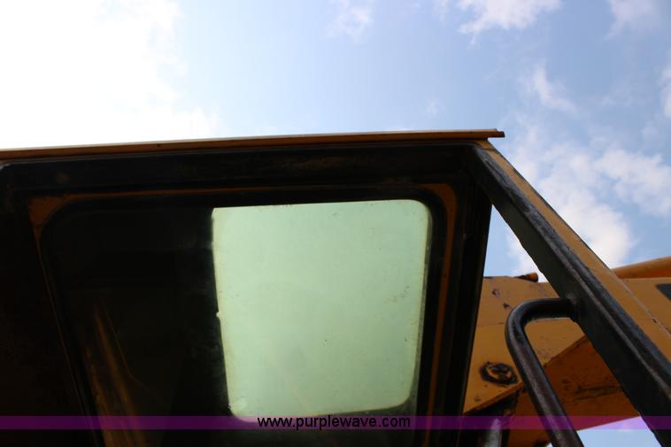 image for item K1118 John Deere 690B excavator