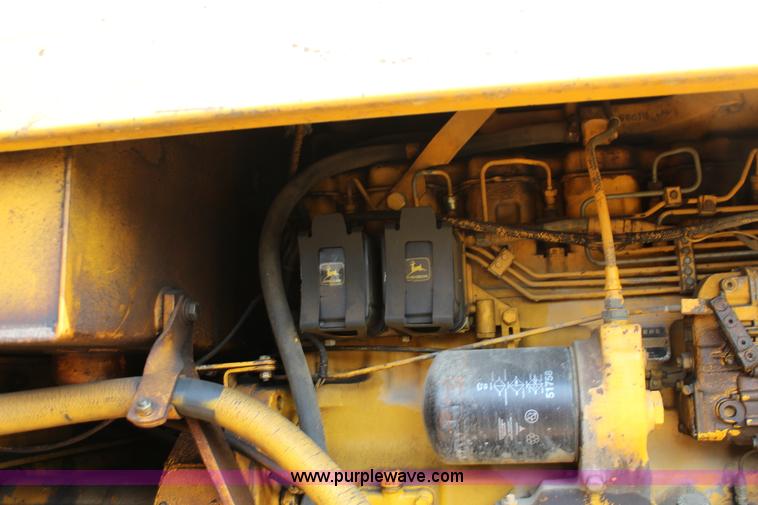 image for item K1118 John Deere 690B excavator