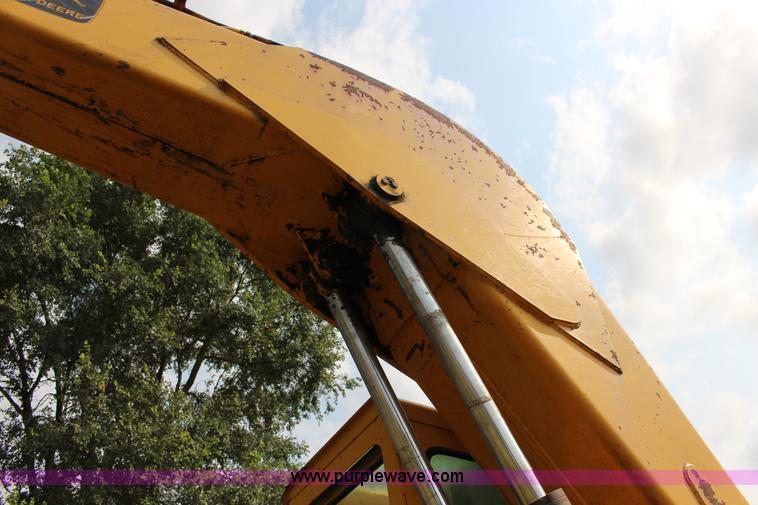 image for item K1118 John Deere 690B excavator