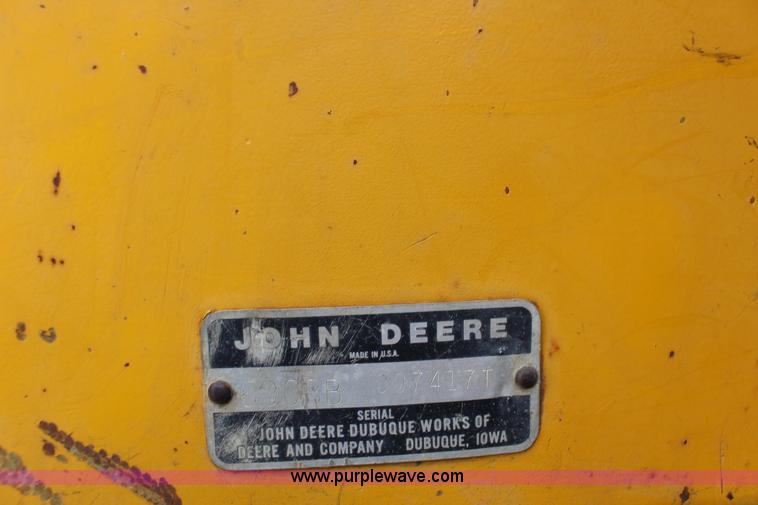 image for item K1118 John Deere 690B excavator