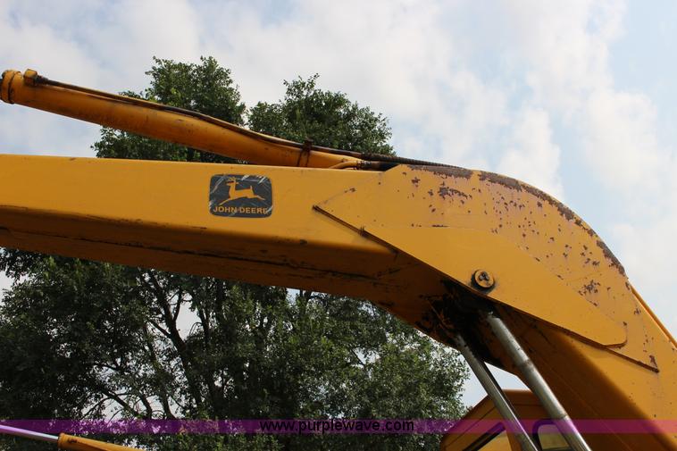 image for item K1118 John Deere 690B excavator