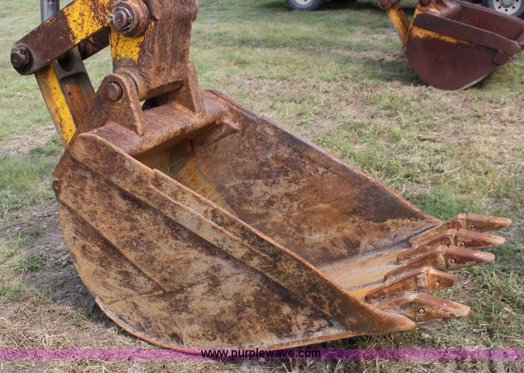 image for item K1118 John Deere 690B excavator