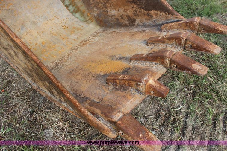 image for item K1118 John Deere 690B excavator