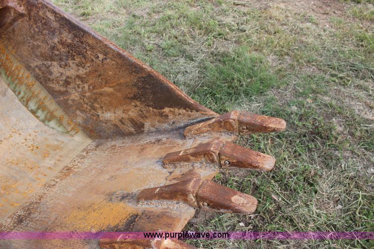 image for item K1118 John Deere 690B excavator