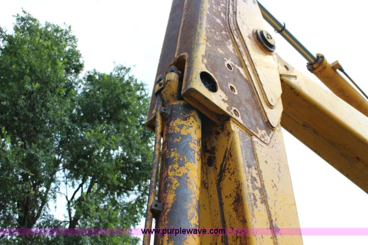image for item K1118 John Deere 690B excavator