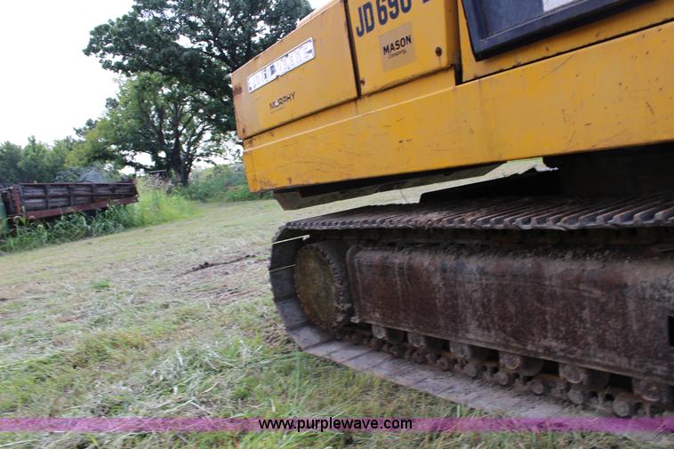 image for item K1118 John Deere 690B excavator