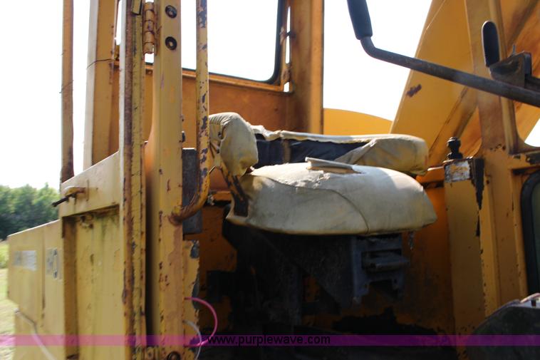 image for item K1119 John Deere 690B excavator