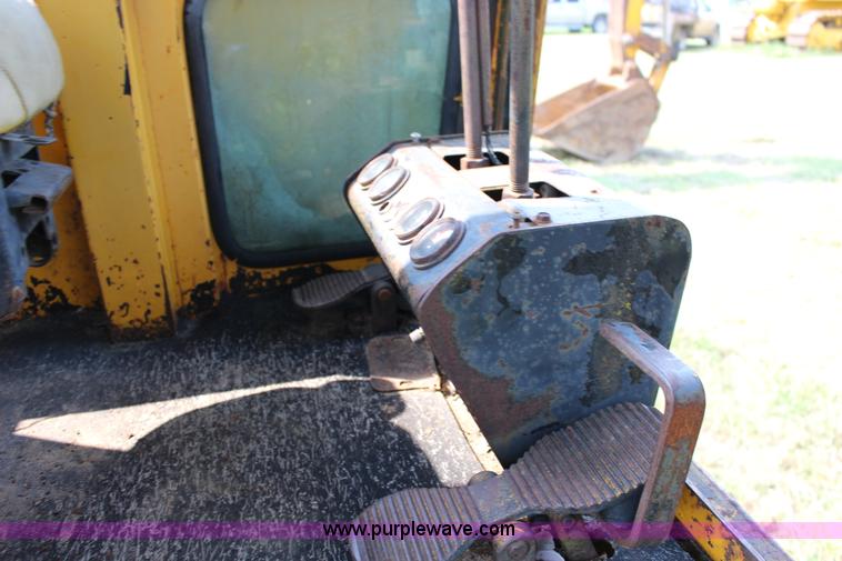 image for item K1119 John Deere 690B excavator