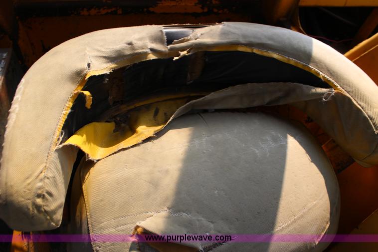 image for item K1119 John Deere 690B excavator