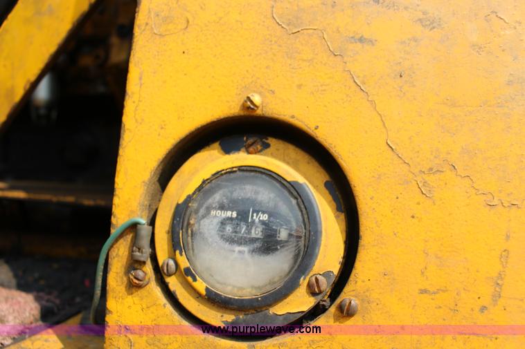 image for item K1119 John Deere 690B excavator