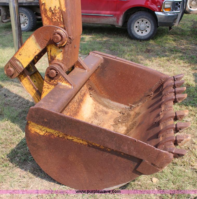 image for item K1119 John Deere 690B excavator