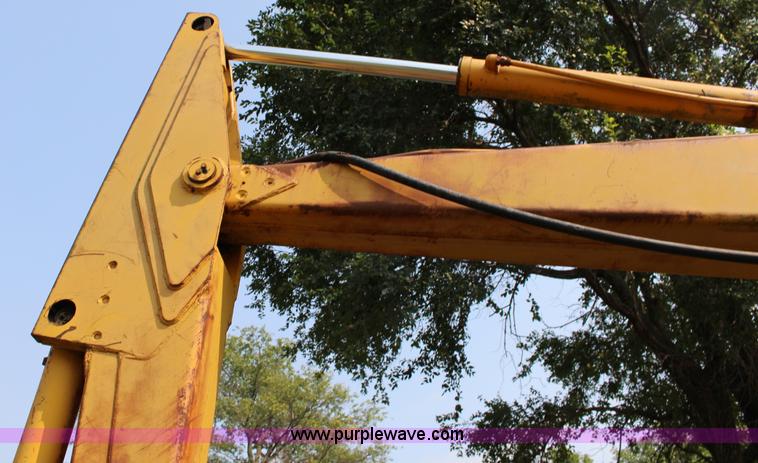 image for item K1119 John Deere 690B excavator