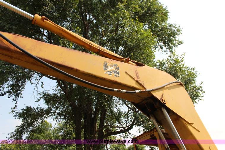 image for item K1119 John Deere 690B excavator