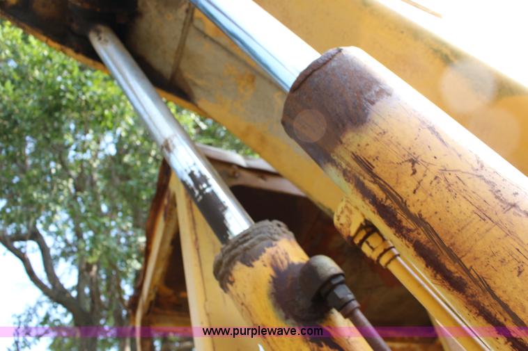 image for item K1119 John Deere 690B excavator