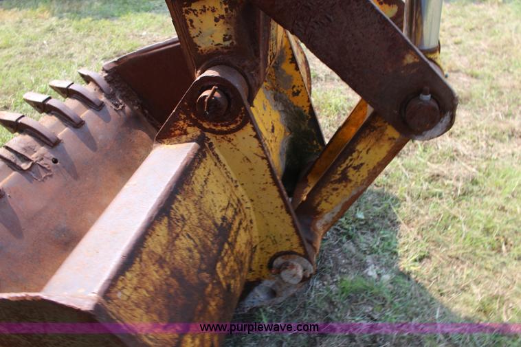 image for item K1119 John Deere 690B excavator