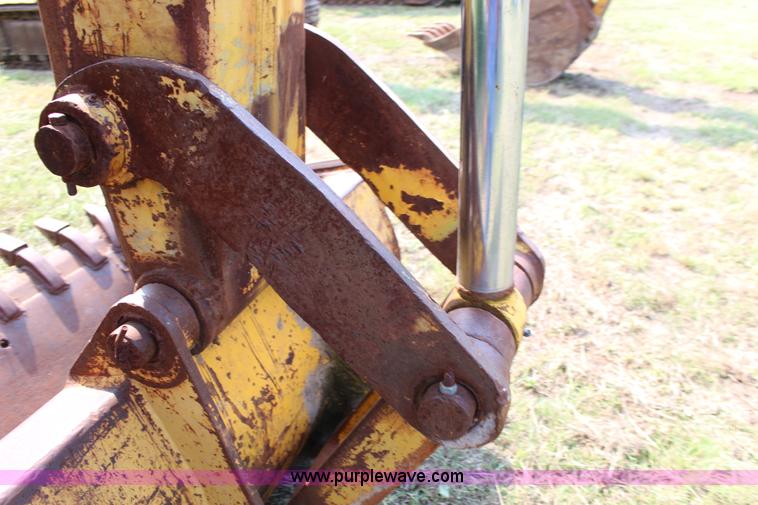 image for item K1119 John Deere 690B excavator