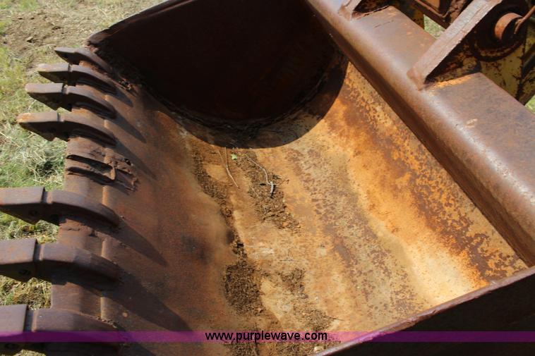 image for item K1119 John Deere 690B excavator