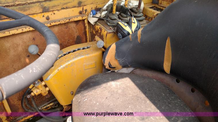 image for item K1123 1976 Caterpillar 631D scraper