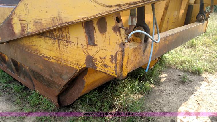 image for item K1123 1976 Caterpillar 631D scraper