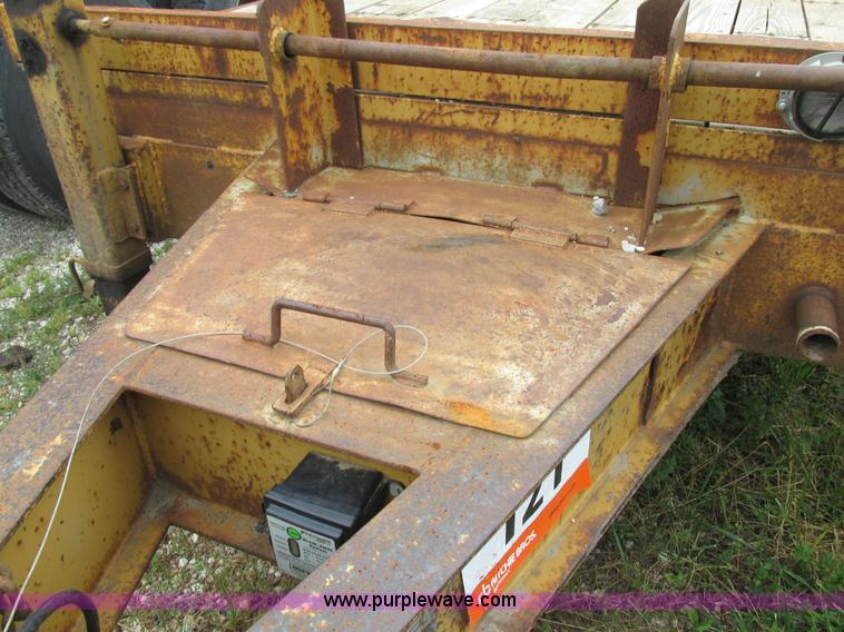 image for item K5101 1998 Belshe DT255 equipment trailer