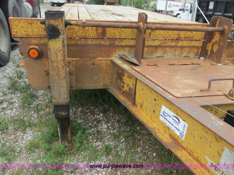 image for item K5101 1998 Belshe DT255 equipment trailer