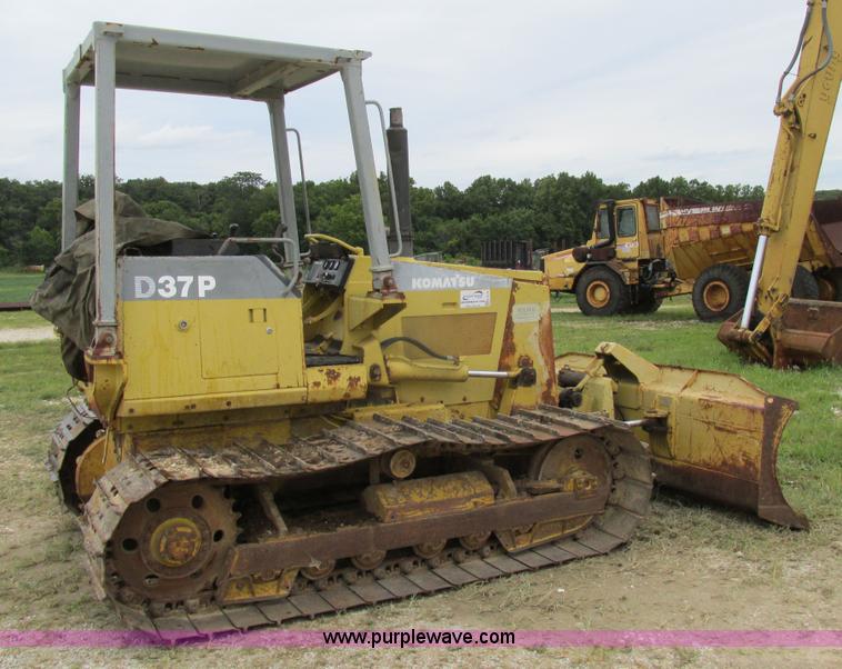 image for item K5116 Komatsu D37P dozer