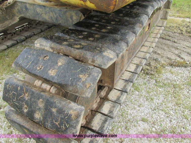 image for item K5128 2001 Komatsu PC60-7C mini excavator