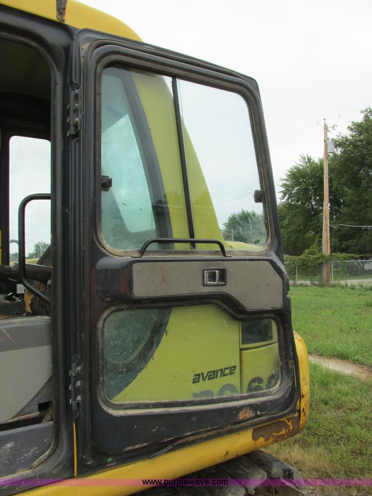 image for item K5128 2001 Komatsu PC60-7C mini excavator