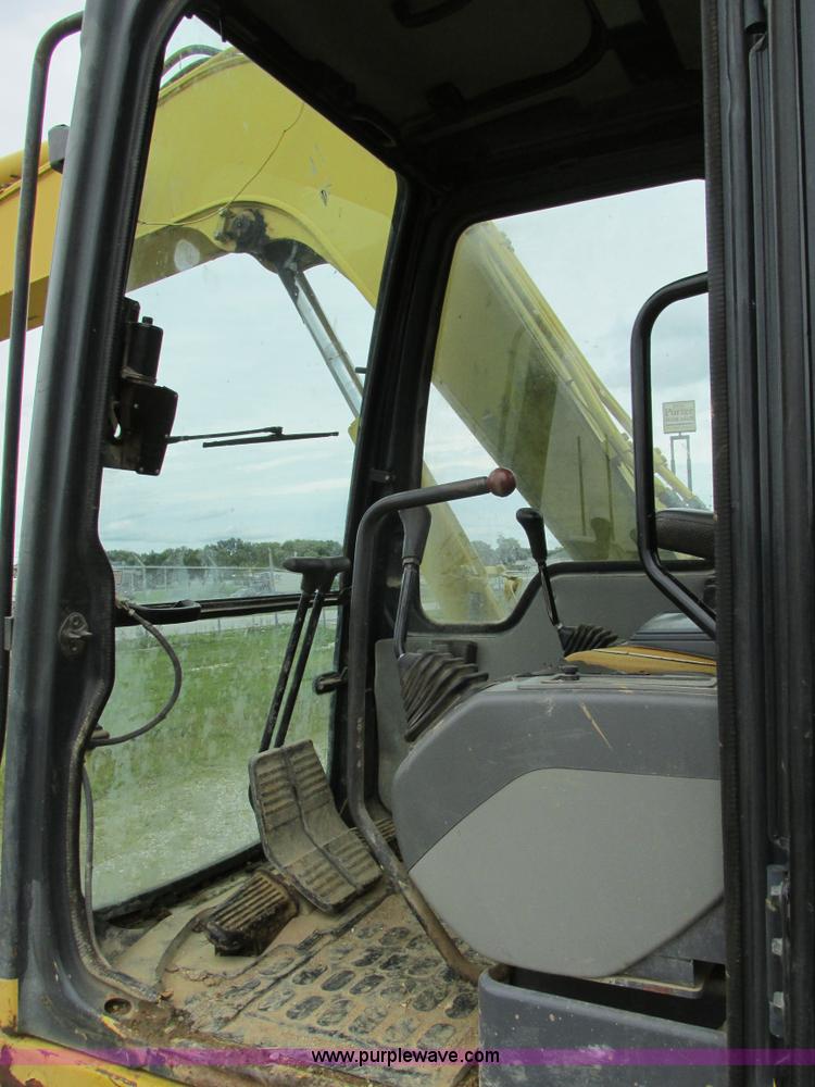 image for item K5128 2001 Komatsu PC60-7C mini excavator