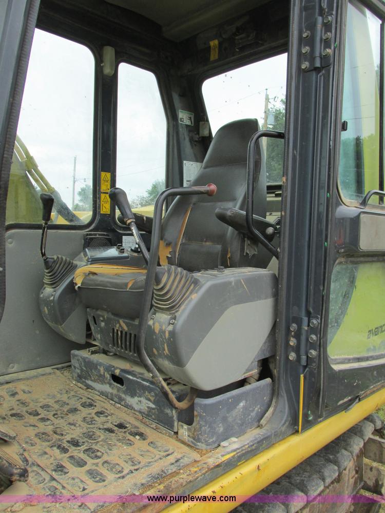 image for item K5128 2001 Komatsu PC60-7C mini excavator