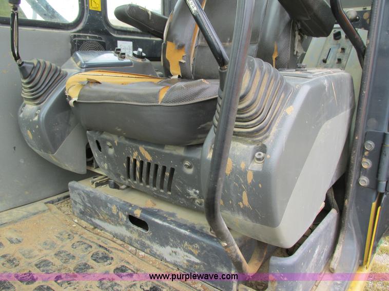 image for item K5128 2001 Komatsu PC60-7C mini excavator